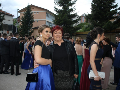 FOTO/VIDEO: Matura 2016. - Defile mladosti i ljepote na ulicama Prozora