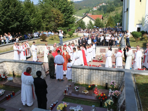 FOTO/VIDEO: Na Uzdolu obilježena 23. obljetnica stravičnog pokolja nad Hrvatima