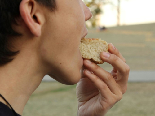 Ako imate problema sa štitnjačom izbjegavajte ovih 6 namirnica