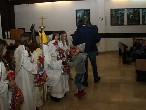 ​FOTO: Sv. Nikola s radošću dočekan u župi Rumboci