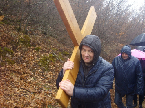 FOTO: Put križa na uzdolsku kalvariju - brdo Gradac