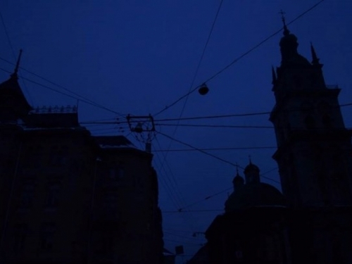Gotovo cijela Ukrajina u mraku, ugašene gotovo sve elektrane