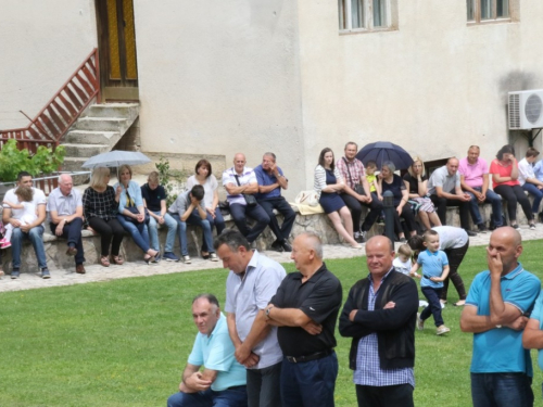 FOTO: Vanjska proslava sv. Ante u župi Gračac