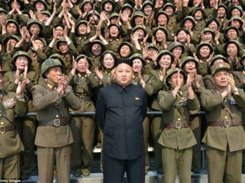 Kim Jong-Un poručio vojnicima: Kradite kukuruze i jedite, spremamo se za rat!