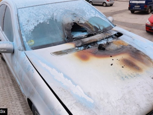 Zapaljen automobil reprezentativca BiH u sjedećoj odbojci