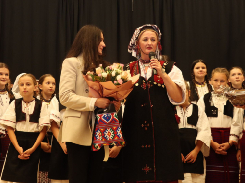FOTO: Večer folklora u Prozoru: HKUD-ovi ''Rama'' i ''fra Petar Bakula'' oduševili publiku