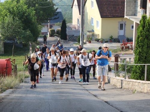 Foto: Ramski hodočasnici krenuli jutros pješice u Sinj