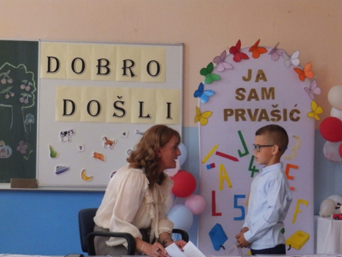 FOTO: U OŠ fra Jeronima Vladića Ripci upisano 19 prvašića