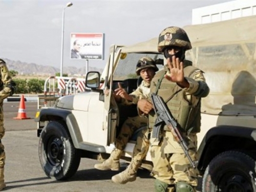 Egipat: U napadu kamionom punim eksploziva ubijeno najmanje osam vojnika
