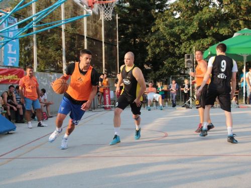 FOTO: Druga večer Streetball turnira u Prozoru