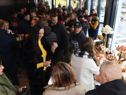 FOTO/VIDEO: Svečano otvoren prodajni centar Baković u Ripcima