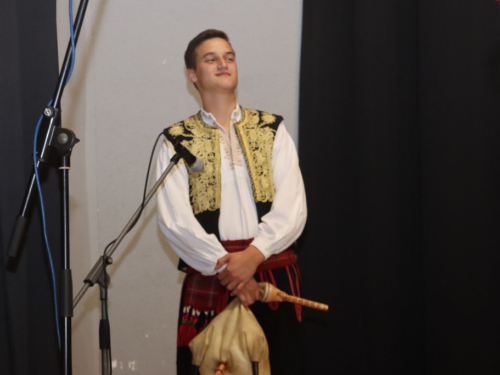 FOTO: Večer folklora u Prozoru: HKUD-ovi ''Rama'' i ''fra Petar Bakula'' oduševili publiku