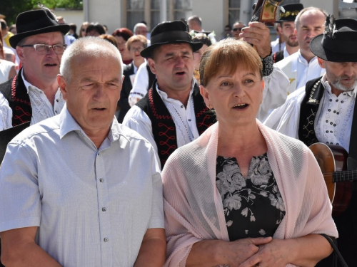 FOTO/VIDEO: Mlada misa vlč. Tomislava Varele