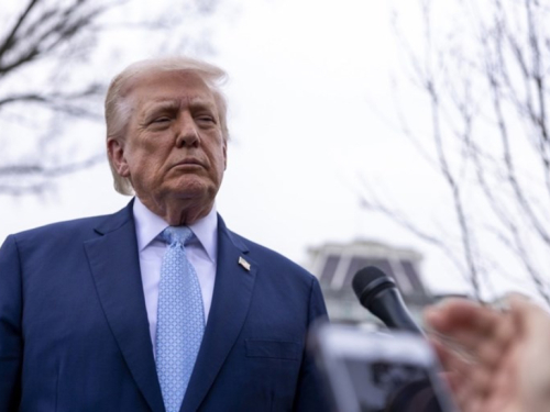 CNN: Stanje u Hormuzu pokazuje da Trump ima sve manje opcija, a sve veće rizike