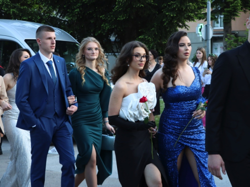 FOTO/VIDEO: Matura 2024. - Defile mladosti na ulicama Prozora