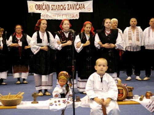 FOTO: Ramci na ''Običajima starog zavičaja'' okupili folkloraše iz tri države