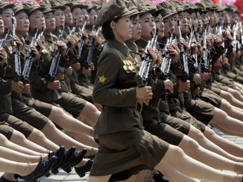 Elitne snajperistice čuvaju Kim Jong-una