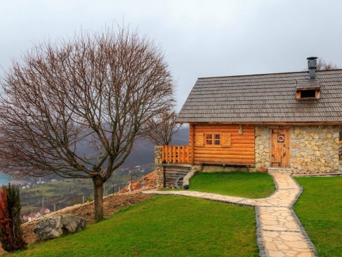 Seoska kuća 'Vidikovac' - kuća s najljepšim pogledom na Ramsko jezero