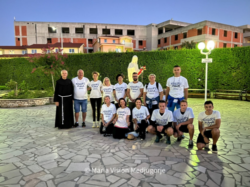 FOTO: Hodočasnici iz Međugorja krenuli pješice u Ramu