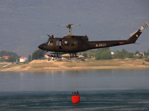 Požar u Rami i dalje gori: Helikopter OS BiH na terenu, iščekuje se pomoć kanadera iz Hrvatske