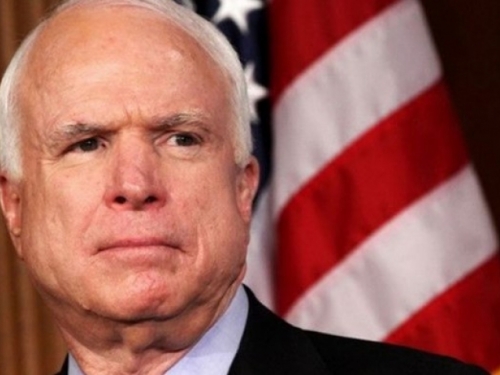 McCain o miru u Ukrajini: Prije će svinje početi letjeti!