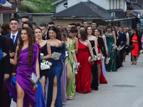 FOTO/VIDEO: Matura 2023. - Defile mladosti na ulicama Prozora