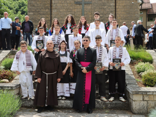FOTO: Krizma u župi Gračac