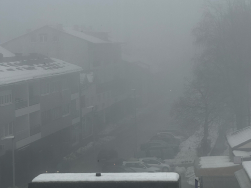 Magla smanjuje vidljivost na cestama