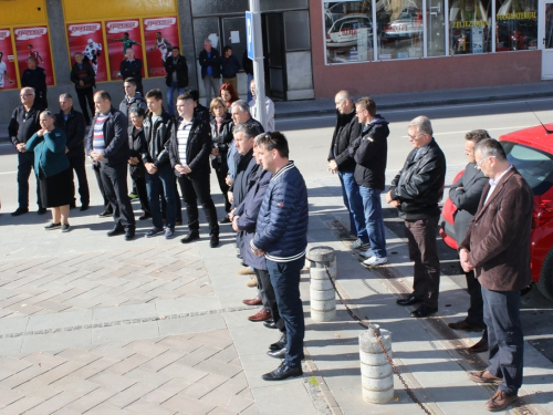 FOTO: Povodom Svih svetih u Prozoru zapaljene svijeće za poginule i preminule branitelje