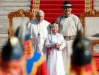 Papa završio povijesno putovanje - cilj rada Crkve nisu obraćenja