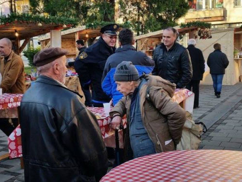 Otvoren Drugi tradicionalni božićni sajam u Bugojnu