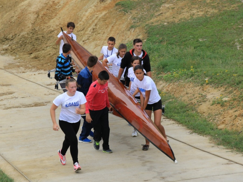 FOTO: Na Ramskom jezeru održana 3. veslačka regata