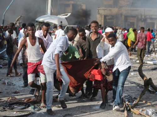 Više od 90 mrtvih, 120 ozlijeđenih u eksploziji kamiona bombe u Mogadišuu