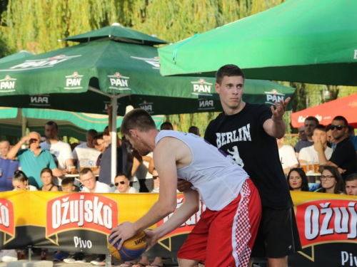 FOTO: ''General Vasilije Mitu'' iz Zagreba pobjednik 15. Streetball Rama