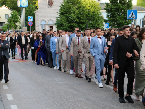 FOTO: Matura 2025. - Defile mladosti na ulicama Prozora