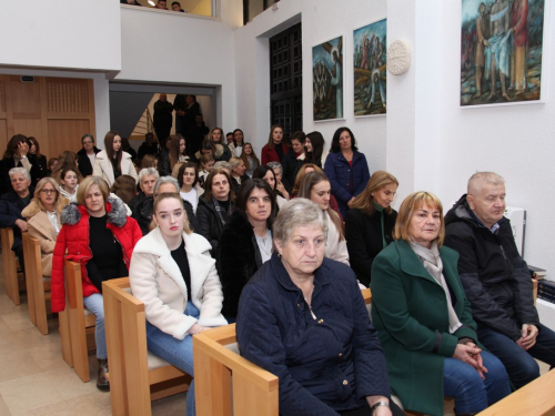 FOTO: Drugi dan duhovne obnove u župi Rumboci i koncert VS „Arabella“