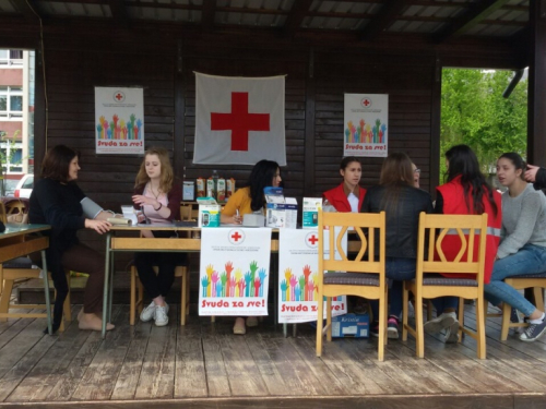 Ramski Crveni križ proveo akciju besplatnog mjerenja tlaka i šećera u krvi