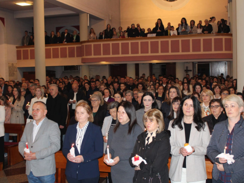 FOTO: Vazmeno bdijenje u župi Prozor