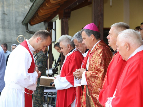 FOTO/VIDEO: Na Uzdolu obilježena 23. obljetnica stravičnog pokolja nad Hrvatima