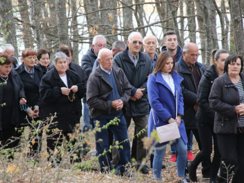 FOTO: Put križa kroz fratarski gaj na Šćitu