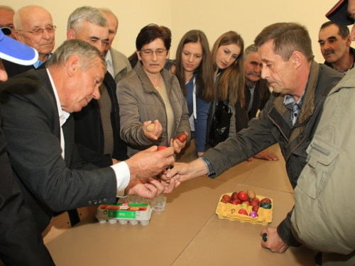 FOTO/VIDEO: Na Orašcu održan turnir u tucanju jaja