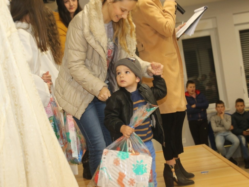 ​FOTO: Sv. Nikola razveselio mališane u Rumbocima