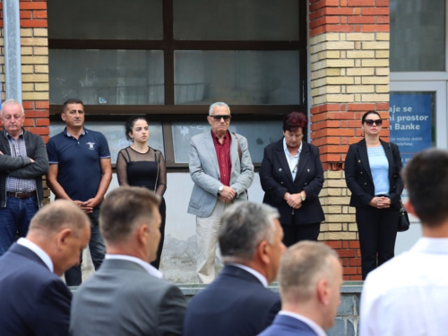 FOTO: Polaganjem vijenaca i svečanom sjednicom započelo obilježavanje Dana općine