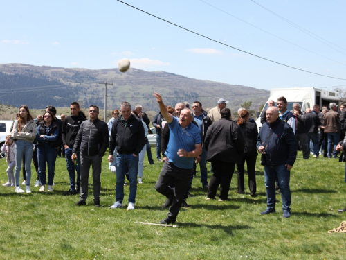 FOTO: Druženje Rumbočana i sv. misa na Zahumu