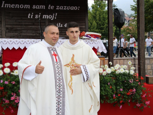 FOTO: Mlada misa vlč. Josipa Papka u župi Prozor