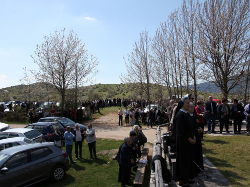 FOTO: Druženje Rumbočana i sv. misa na Zahumu