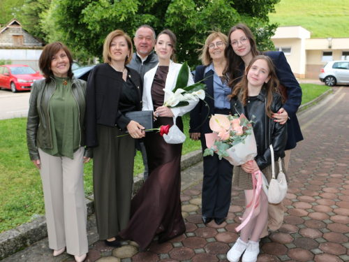 FOTO: Matura 2025. - Defile mladosti na ulicama Prozora