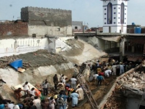Lahore: U urušavanju krova džamije 24 osobe poginule