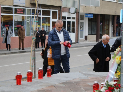 FOTO: Povodom Svih svetih u Prozoru zapaljene svijeće za poginule i preminule branitelje