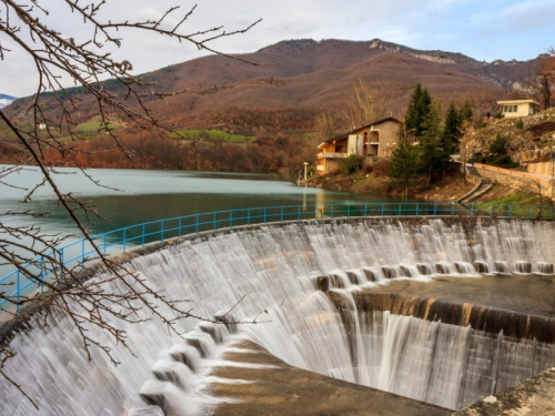 FOTO/VIDEO: Počeo je preljev na brani HE Rama